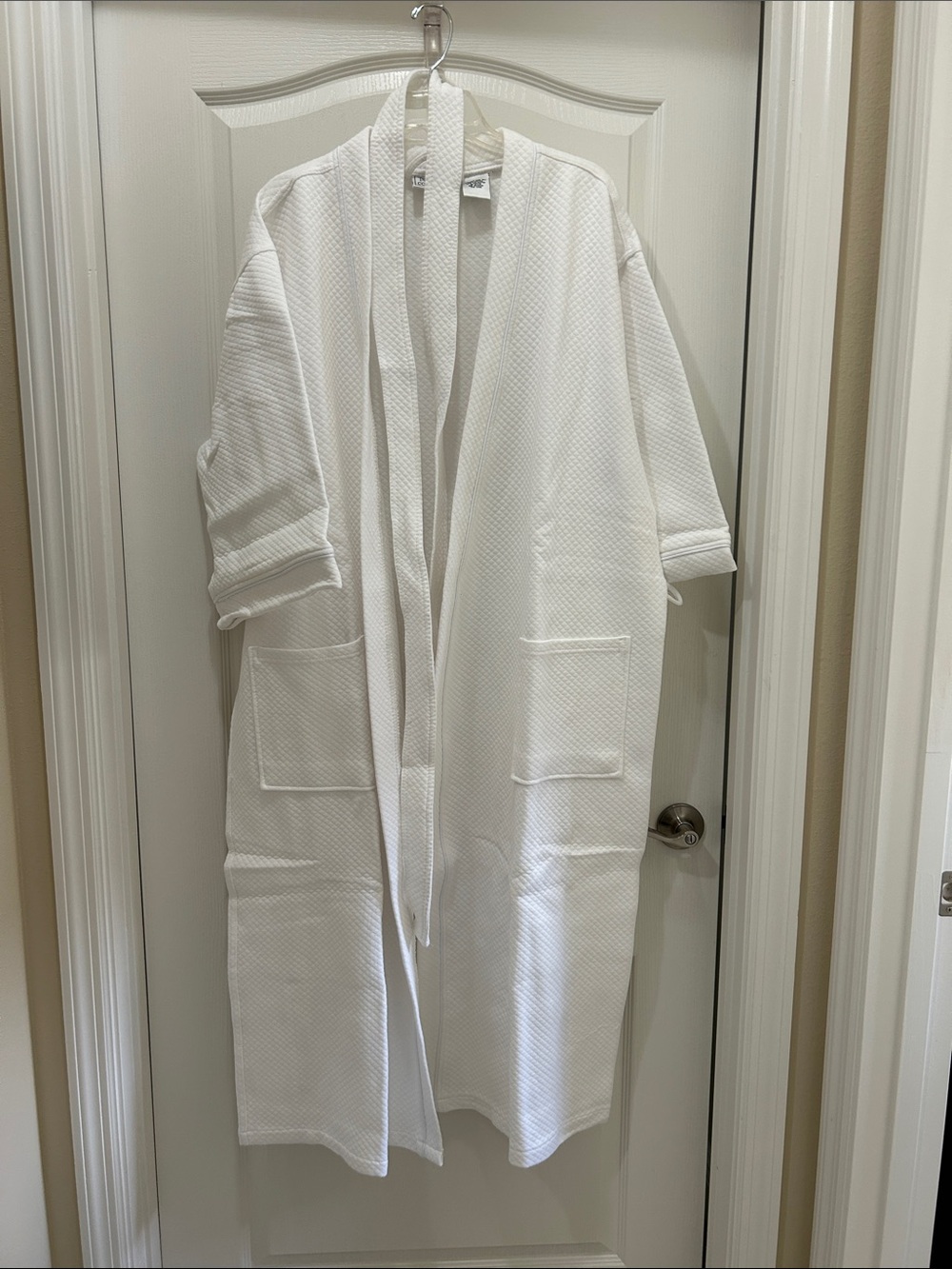 Ty Emerald Collection White Quilted Robe